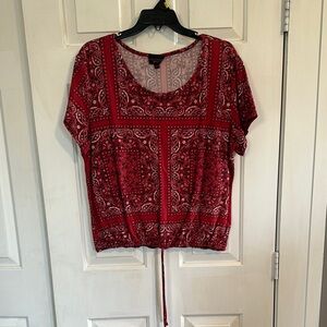 Discreet Red and Black top size 3x